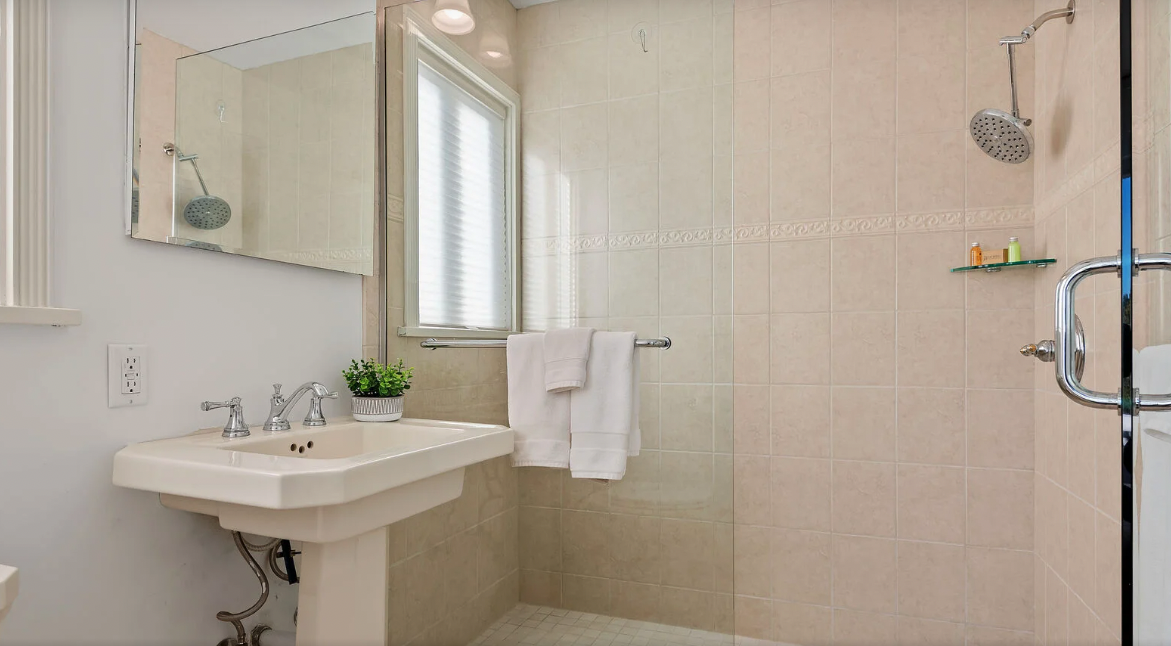 Anacapa House - Image 26